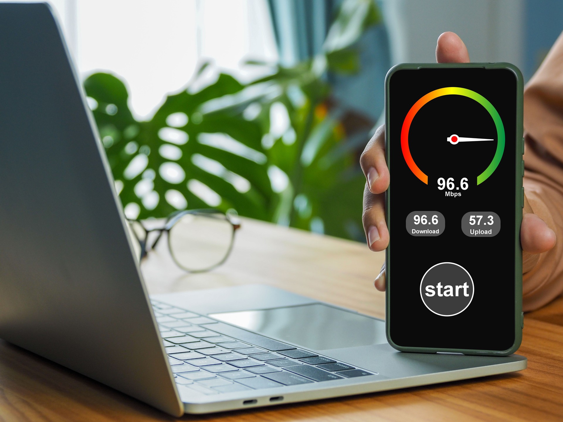 Netzwerkgeschwindigkeitstest Hochgeschwindigkeits-Sende- und Empfangsverbindung